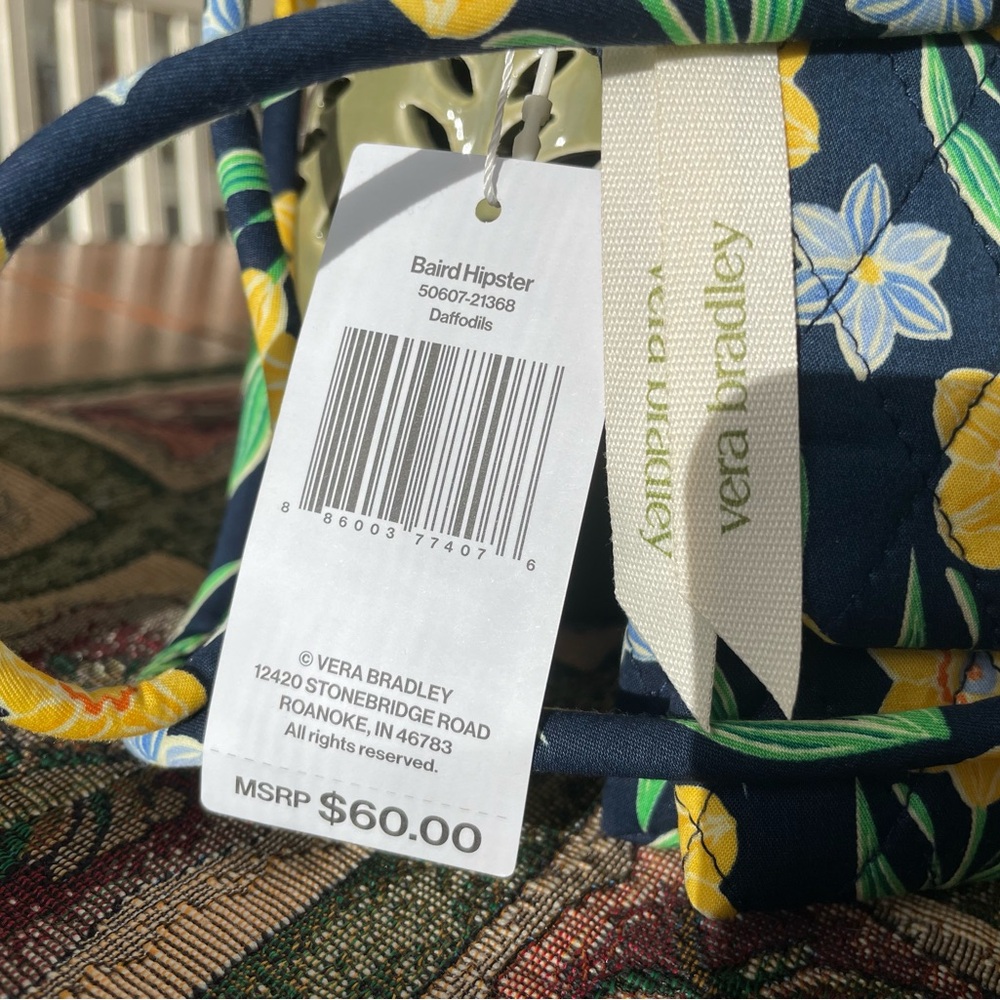 Vera Bradley Baird Hipster in Daffodil pattern, NWT - Picture 3 of 5